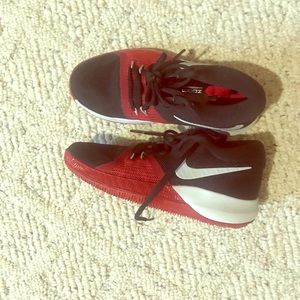 Kids Nike tennis shoe